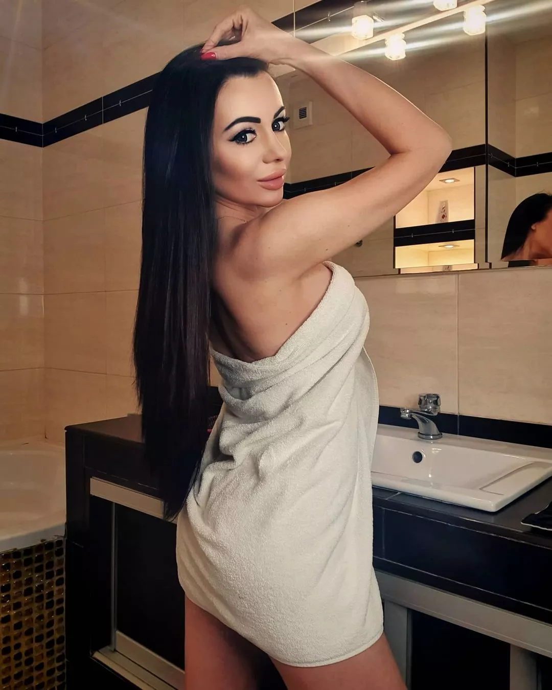 Wokalistka disco polo w łazience!